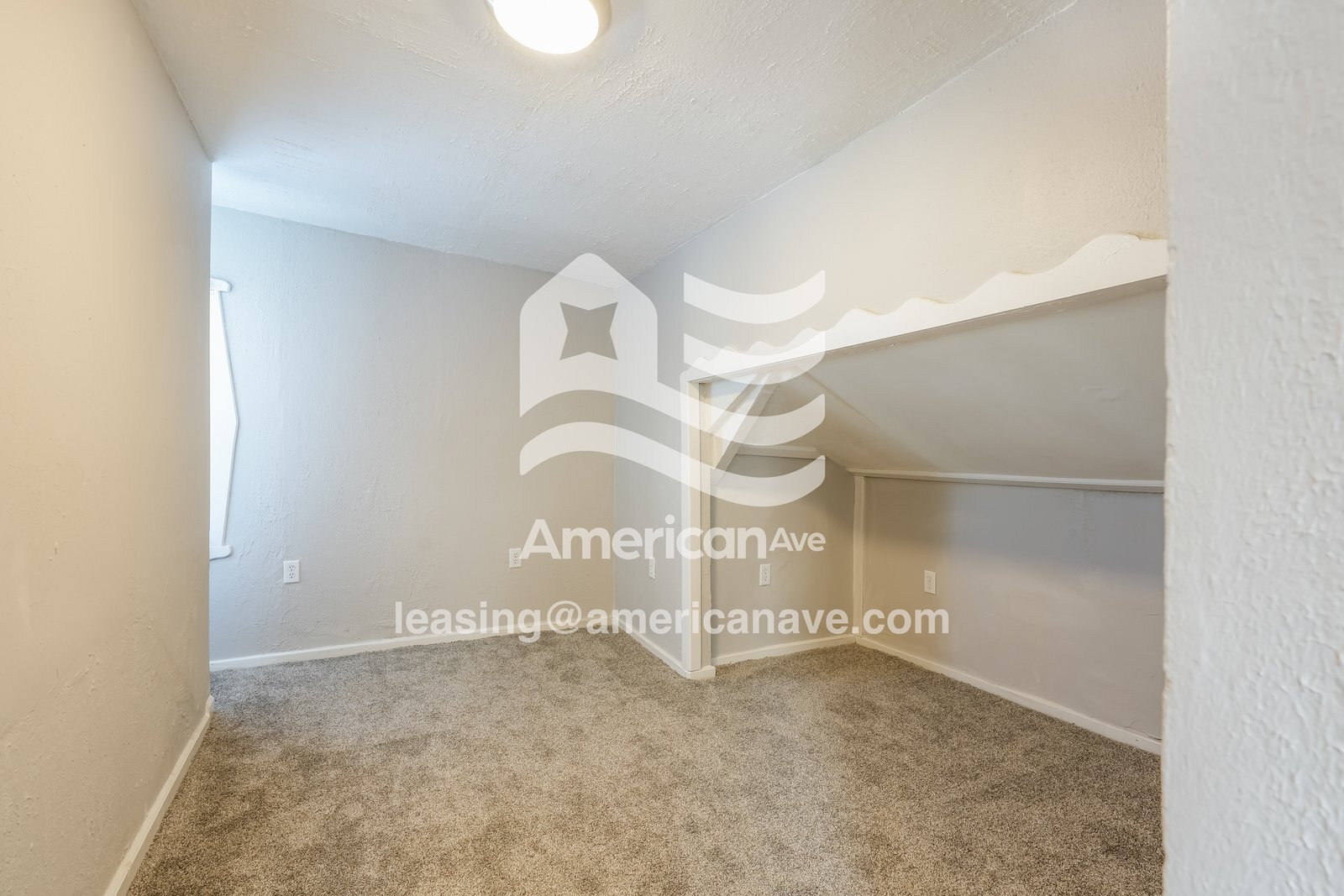 Building Photo - 1138 Queen St