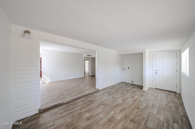 Building Photo - 3119 W Country Gables Dr