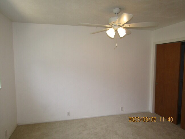 Building Photo - 736 Cadiz Rd