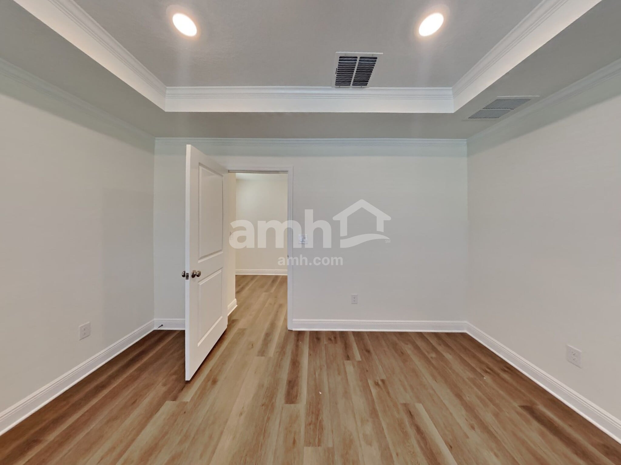 Building Photo - 27173 St Andrews Ave