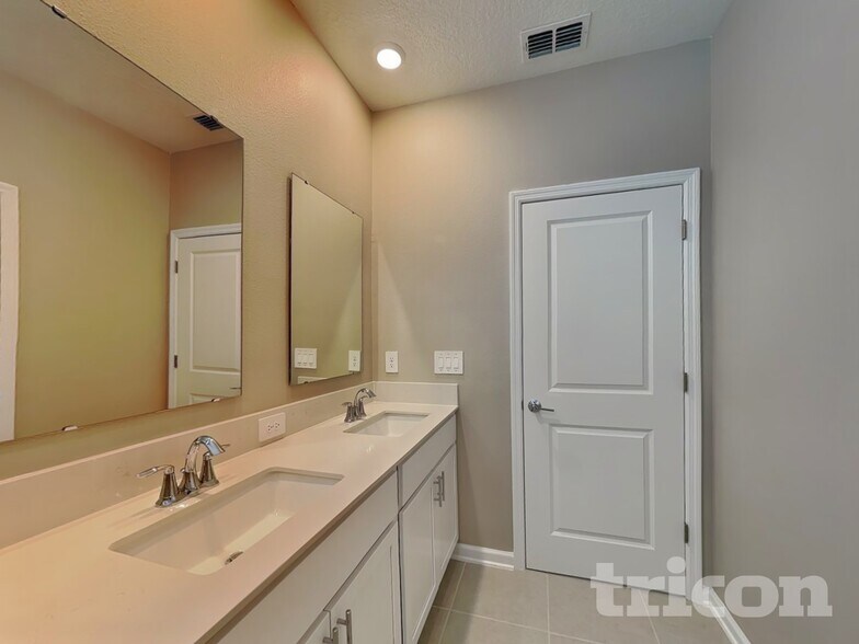 Building Photo - 741 Honeyrock St