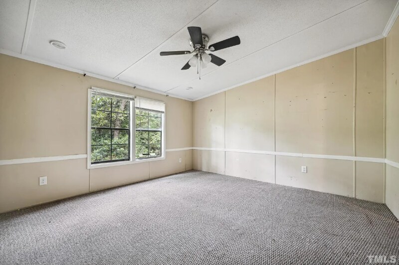 Building Photo - 201 Riverview Dr