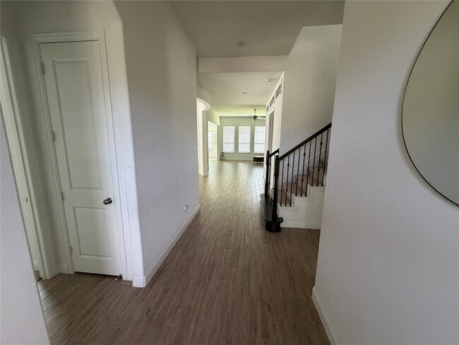 Building Photo - 6539 Fairway Gln Ln