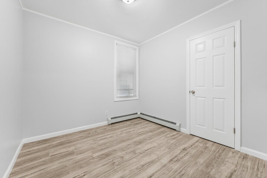Large Bedroom #3 - 20 Michigan Ave
