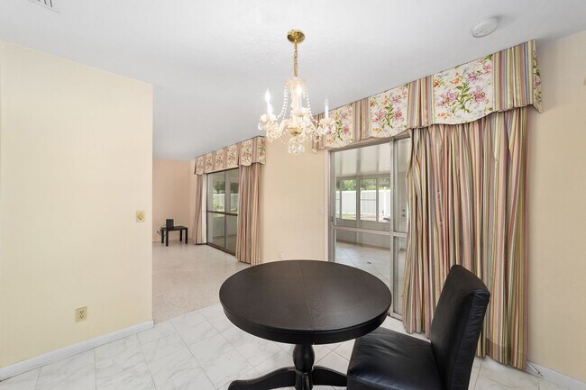 Building Photo - Beautiful 3/2 in Forest Ridge