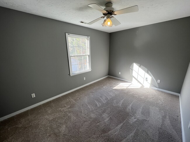 Building Photo - 618 McCauliff Dr