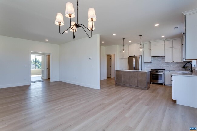 Building Photo - 91 Willow Creek Dr