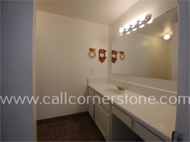 Building Photo - 1246 Cree Dr