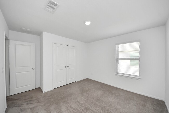 Building Photo - 1325 Grass Bnd Dr