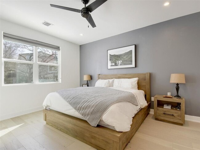 Building Photo - 1411 Cometa St