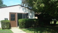 Building Photo - 137 Amberly Dr
