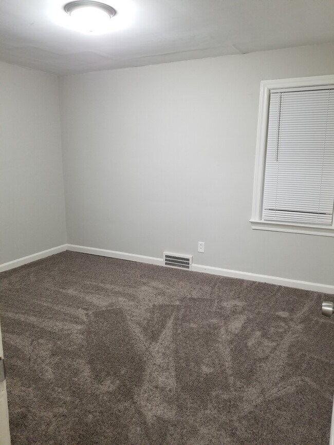 Building Photo - 1695 Donwell Dr