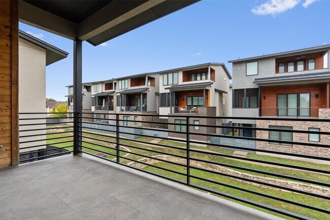 Building Photo - 5002 Pecan Springs Rd