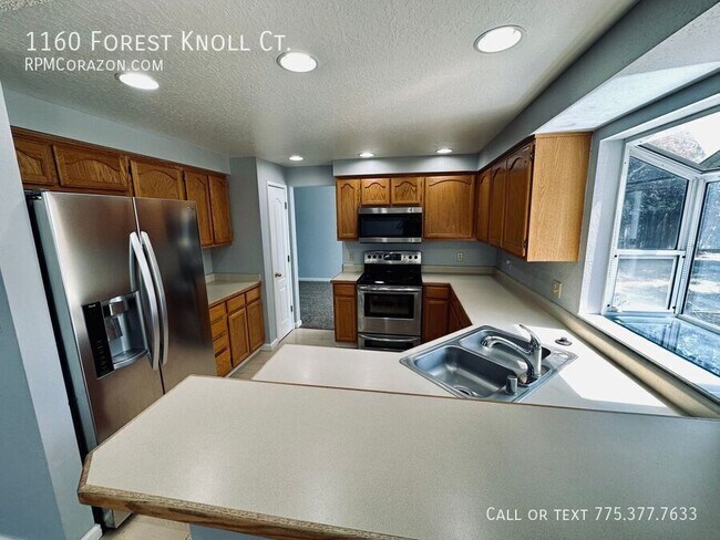 Building Photo - 1160 Forest Knoll Ct