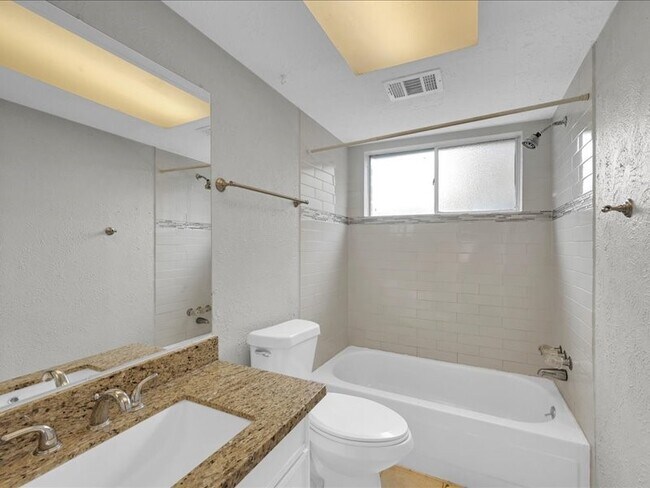 Building Photo - 8406 Daycoach Ln