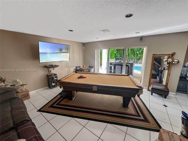 Building Photo - 10110 SW 166th Ct