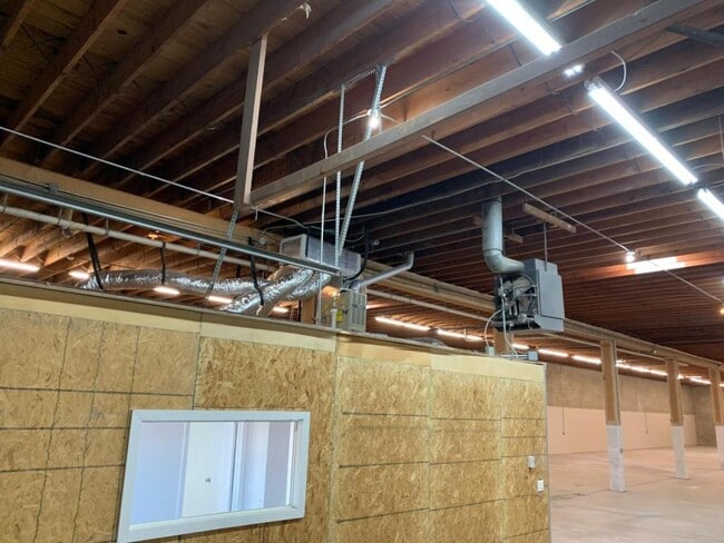 Building Photo - 2139 Baylor Dr