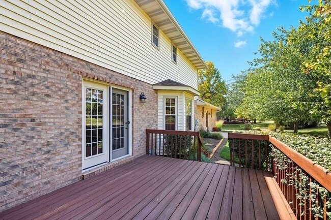 Building Photo - 6671 Foxfield Dr