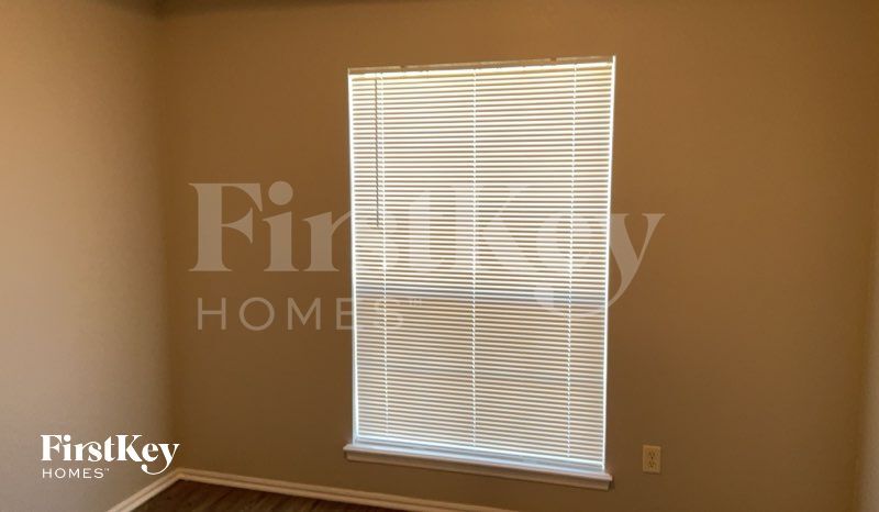 Building Photo - 1202 SW 23rd St