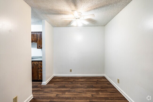 1BR, 1BA - 655SF - Dining Room - Foxcroft Apartments