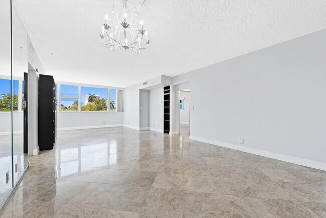 Building Photo - 3003 Terramar St