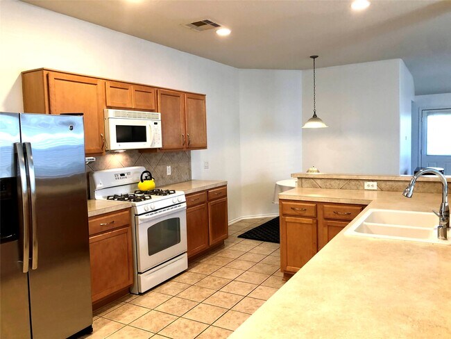 Building Photo - 4611 Pin Oak Creek Ln