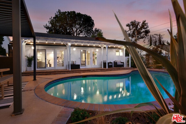 Building Photo - 12614 Morrison St