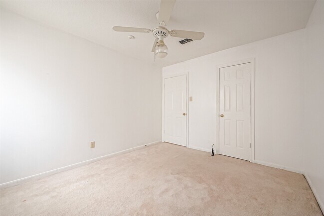 Building Photo - 14818 La Rana Dr