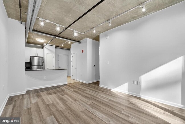 Building Photo - 1300 N St NW