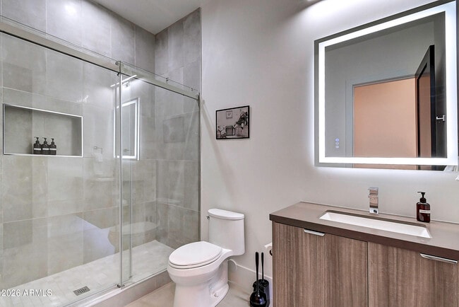 Building Photo - 6401 E Larkspur Dr