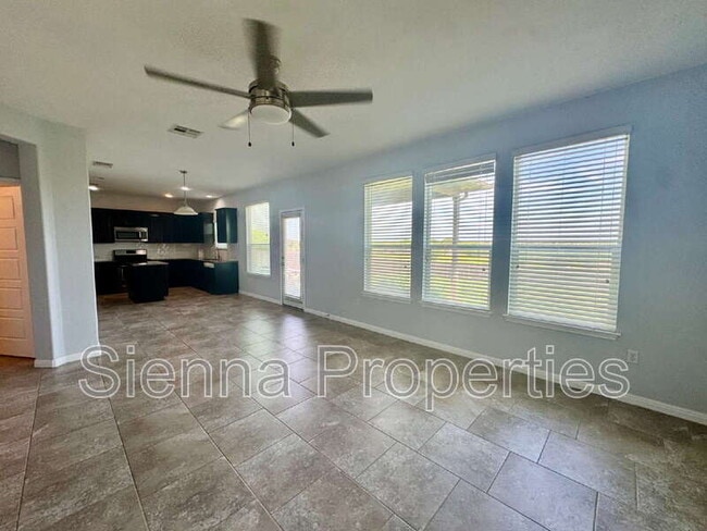 Building Photo - 372 Kingfisher Ln