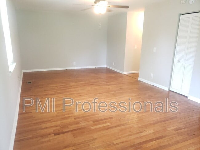 Building Photo - 4912 Leesa Ann Ln