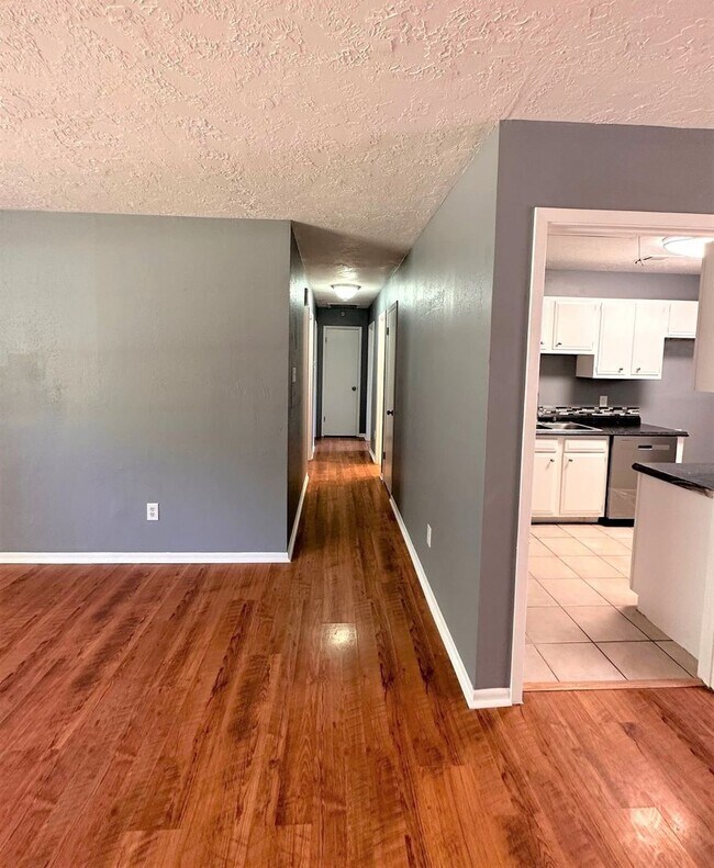 Building Photo - 2321 Gladys St, Beaumont TX 77702
