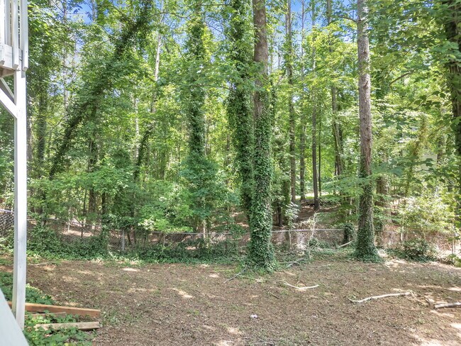 Building Photo - 608 Wood Ridge Dr