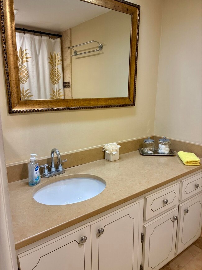 Building Photo - 2691 S Course Dr