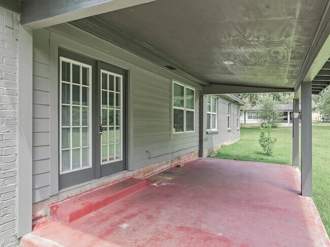 Building Photo - 165 Morris Dr