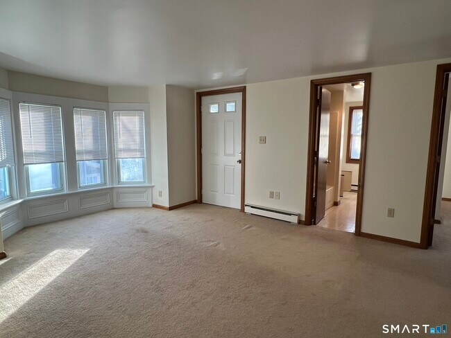 Building Photo - 7 Golden Hill St