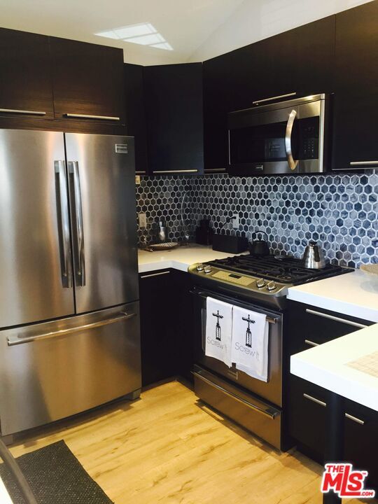 Building Photo - 559 Vernon Ave