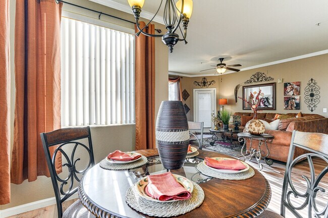 Building Photo - 1941 Pierpont Dr