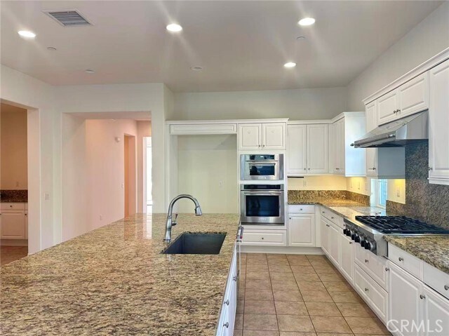 Building Photo - 803 E Manresa Dr