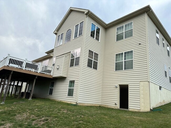Building Photo - 605 Sunflower Cir