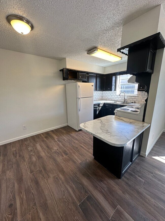 Building Photo - 109 Sasser Dr