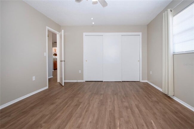 Building Photo - 802 Buttonwood Dr