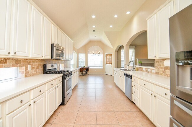 Building Photo - 3747 Heritage Colony Dr