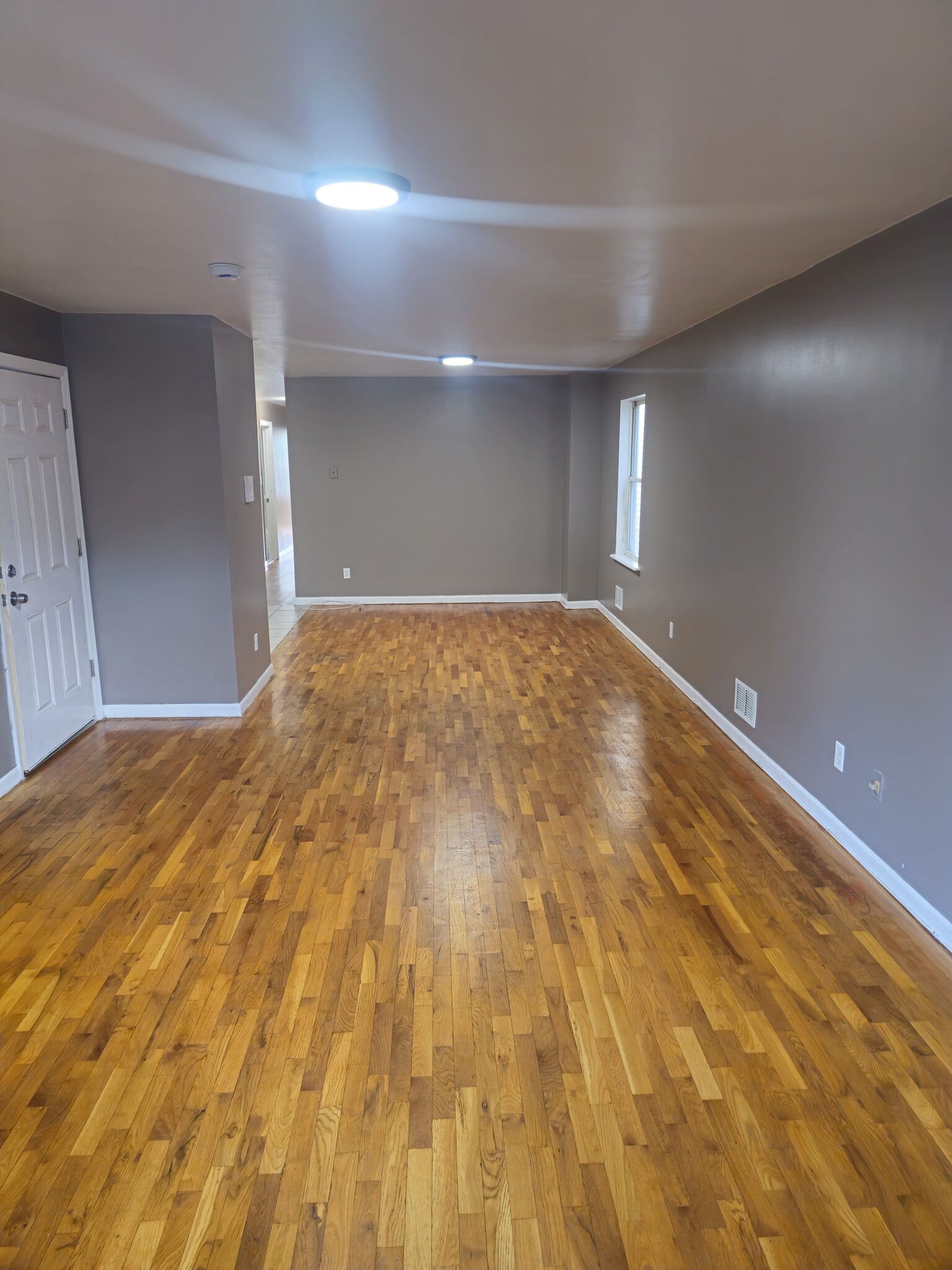 Building Photo - 447 S 18th St