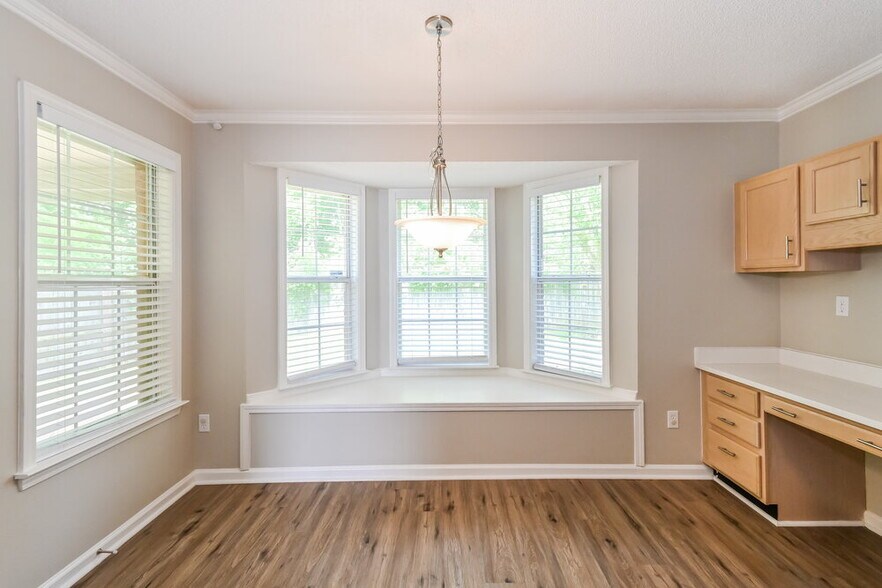 Building Photo - 8084 Conridge Dr