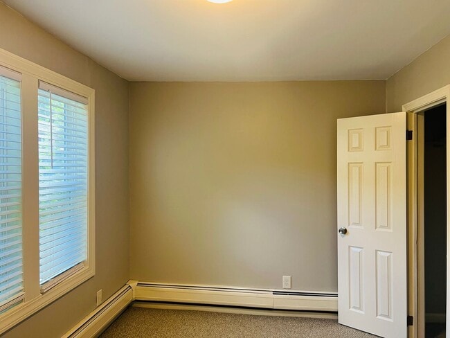 Building Photo - 169-171 Bank