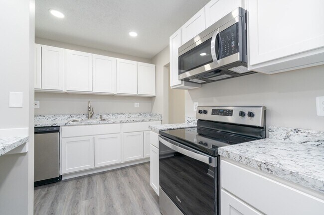 Building Photo - 2218 Clove Terrace