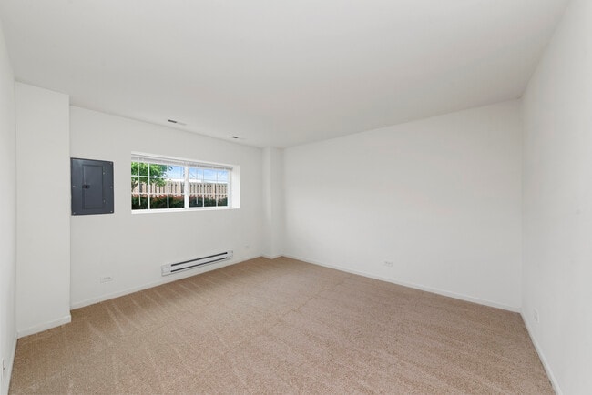 Building Photo - 2305 Upland Rd