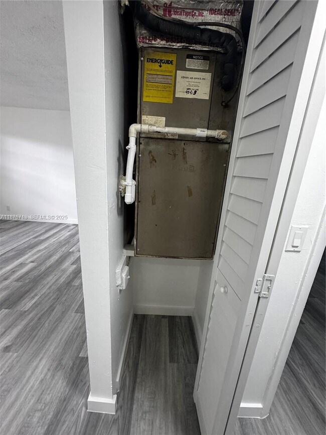 Building Photo - 2515 Polk St